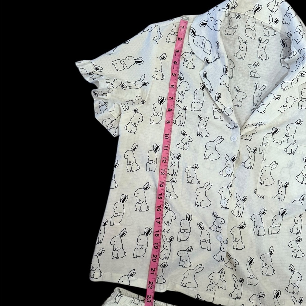 Women’s Easter Bunny Rabbit Print Ruffle Trim Button Front PJ Shorts Set Large - Picture 7 of 10